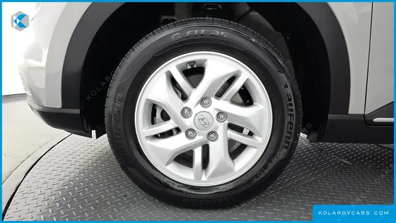 HYUNDAI VENUE 1,6 PREMIUM