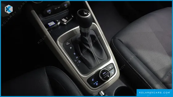 HYUNDAI VENUE 1,6 PREMIUM