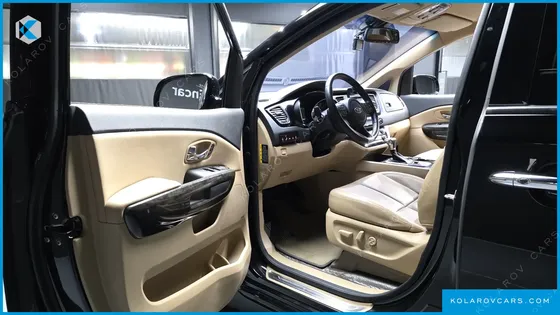 KIA CARNIVAL GASOLINE 9-SEATER HI-LIMOUSINE
