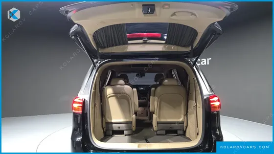 KIA CARNIVAL GASOLINE 9-SEATER HI-LIMOUSINE