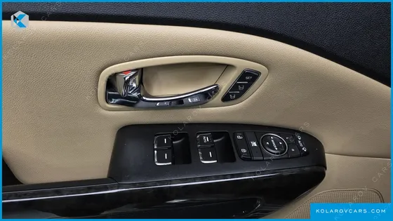 KIA CARNIVAL 9-SEATER HI-LIMOUSINE