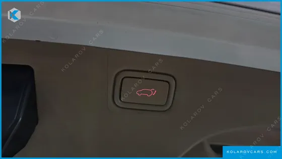KIA CARNIVAL 9-SEATER HI-LIMOUSINE