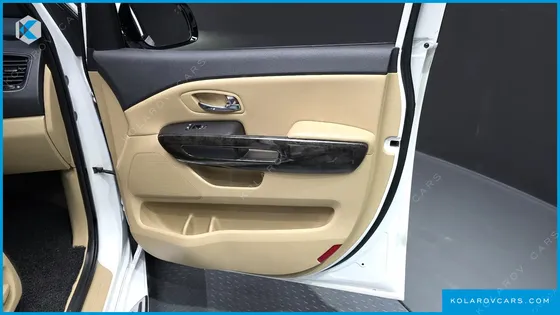 KIA CARNIVAL 9-SEATER HI-LIMOUSINE