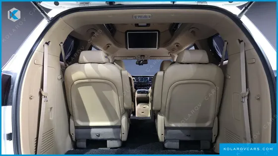 KIA CARNIVAL 9-SEATER HI-LIMOUSINE