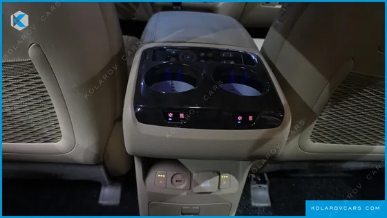 KIA CARNIVAL 9-SEATER HI-LIMOUSINE