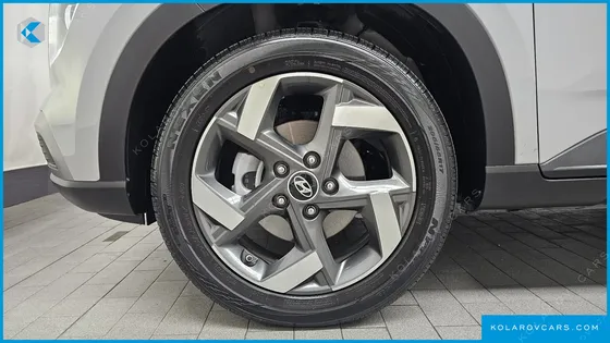 HYUNDAI VENUE 1,6 PREMIUM