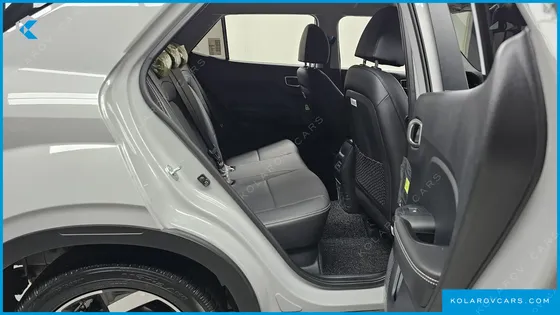 HYUNDAI VENUE 1,6 PREMIUM