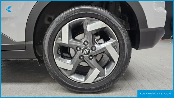 HYUNDAI VENUE 1,6 PREMIUM