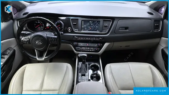 KIA CARNIVAL 7-SEATER LIMOUSINE