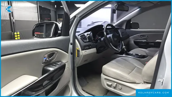 KIA CARNIVAL 7-SEATER LIMOUSINE
