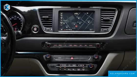 KIA CARNIVAL 7-SEATER LIMOUSINE