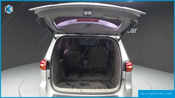 KIA CARNIVAL 7-SEATER LIMOUSINE