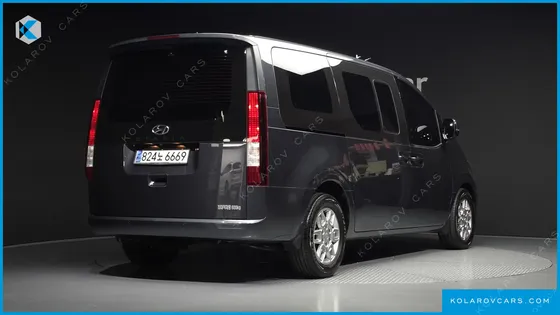 HYUNDAI STARIA CARGO 5-SEATER
