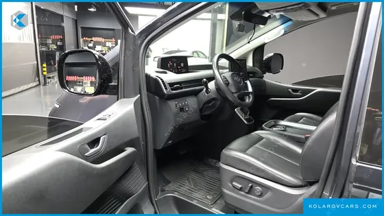 HYUNDAI STARIA CARGO 5-SEATER