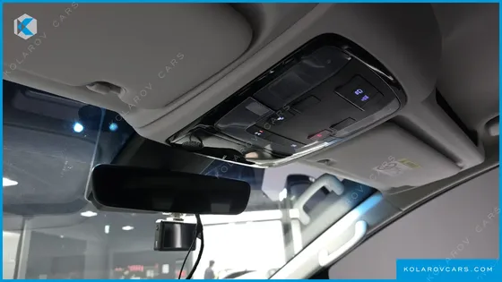 HYUNDAI STARIA CARGO 5-SEATER