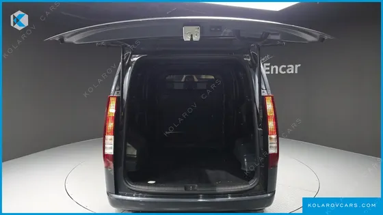 HYUNDAI STARIA CARGO 5-SEATER