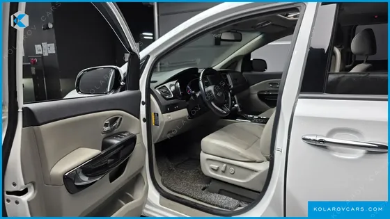 KIA CARNIVAL 9-SEATER NOBLESSE SPECIAL