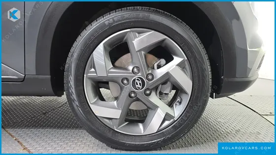 HYUNDAI VENUE 1,6 PREMIUM
