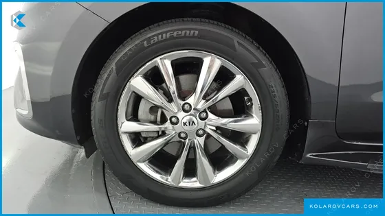 KIA CARNIVAL GASOLINE 9-SEATER NOBLESSE SPECIAL
