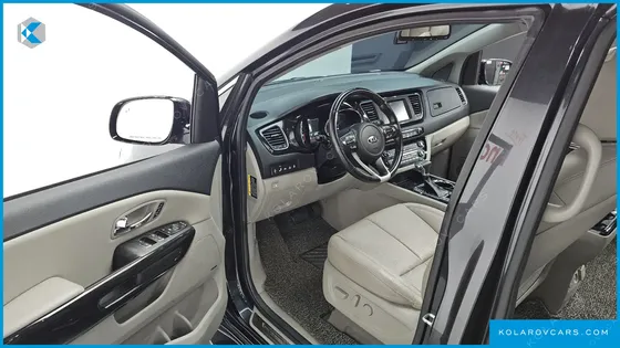 KIA CARNIVAL GASOLINE 9-SEATER NOBLESSE SPECIAL