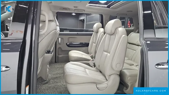 KIA CARNIVAL GASOLINE 9-SEATER NOBLESSE SPECIAL
