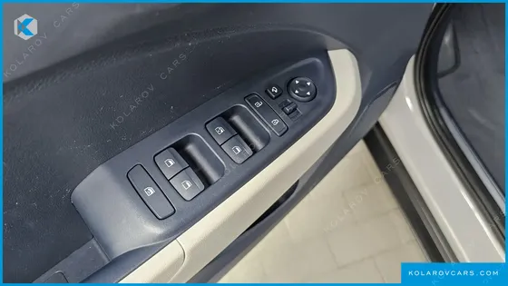 HYUNDAI VENUE 1,6 PREMIUM