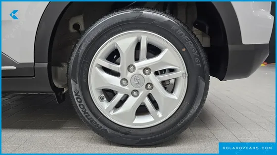 HYUNDAI VENUE 1,6 PREMIUM