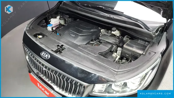 KIA CARNIVAL GASOLINE 7-SEATER HI-LIMOUSINE