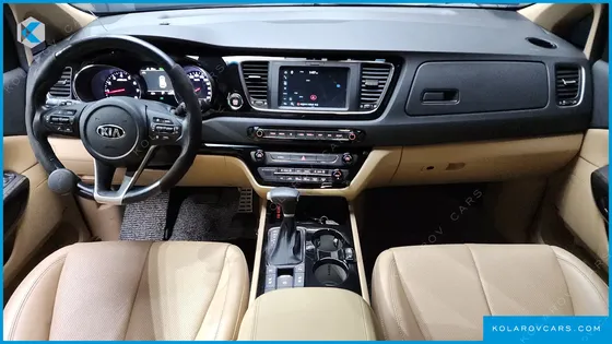 KIA CARNIVAL GASOLINE 7-SEATER HI-LIMOUSINE