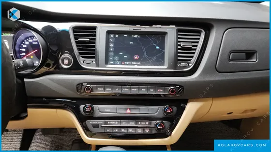 KIA CARNIVAL GASOLINE 7-SEATER HI-LIMOUSINE