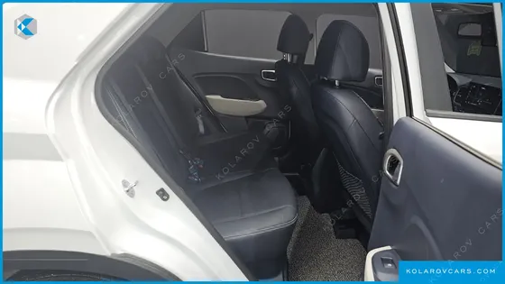 HYUNDAI VENUE 1,6 PREMIUM