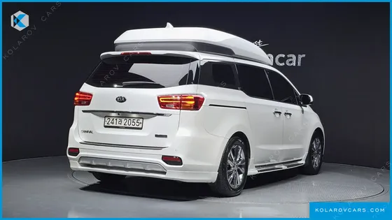 KIA CARNIVAL 9-SEATER HI-LIMOUSINE