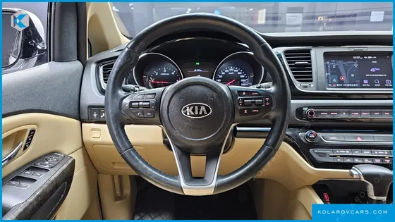 KIA CARNIVAL 9-SEATER HI-LIMOUSINE