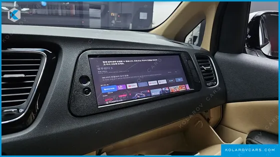 KIA CARNIVAL 9-SEATER HI-LIMOUSINE
