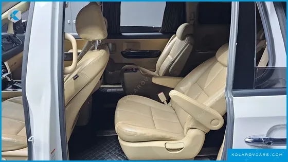 KIA CARNIVAL 9-SEATER HI-LIMOUSINE
