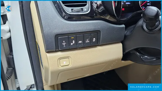 KIA CARNIVAL 9-SEATER HI-LIMOUSINE