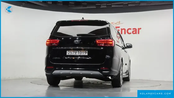 KIA CARNIVAL GASOLINE 9-SEATER NOBLESSE SPECIAL