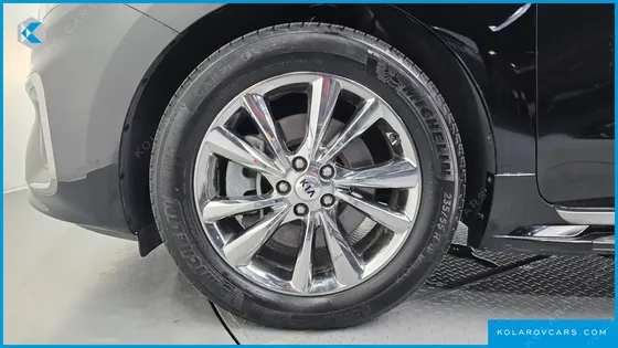 KIA CARNIVAL GASOLINE 9-SEATER NOBLESSE SPECIAL