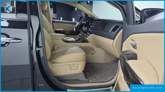 KIA CARNIVAL GASOLINE 9-SEATER NOBLESSE SPECIAL