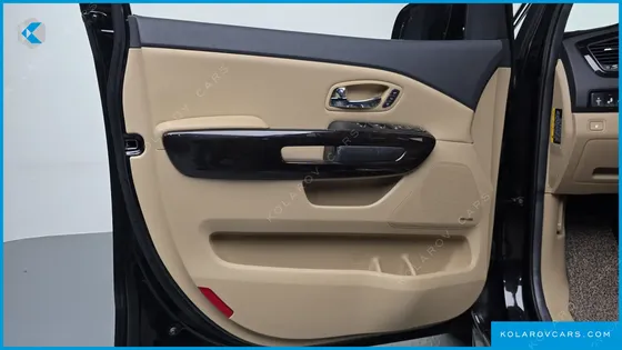 KIA CARNIVAL GASOLINE 9-SEATER NOBLESSE SPECIAL