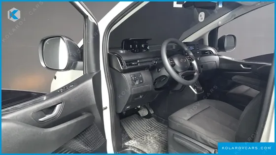 HYUNDAI STARIA CARGO 5-SEATER