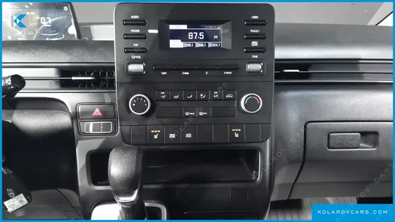 HYUNDAI STARIA CARGO 5-SEATER