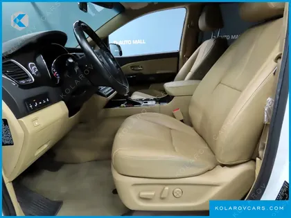 KIA CARNIVAL GASOLINE 7-SEATER LIMOUSINE