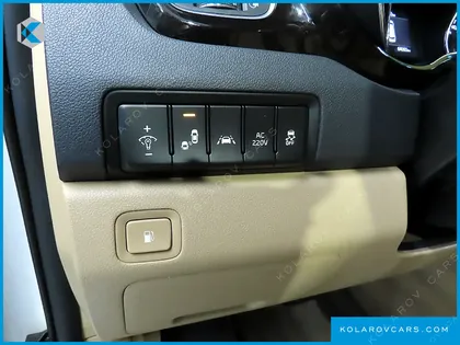 KIA CARNIVAL GASOLINE 7-SEATER LIMOUSINE