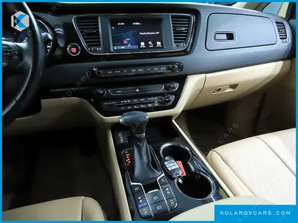 KIA CARNIVAL GASOLINE 7-SEATER LIMOUSINE