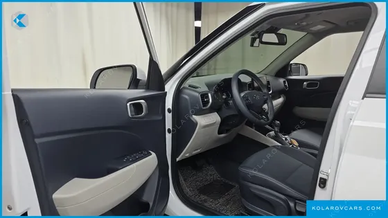 HYUNDAI VENUE 1,6 PREMIUM