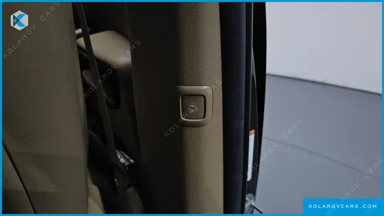 KIA CARNIVAL 11-SEATER PRESTIGE