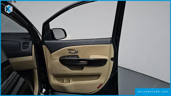 KIA CARNIVAL 11-SEATER PRESTIGE