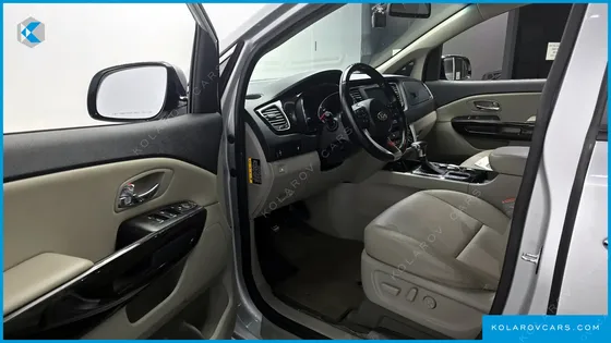 KIA CARNIVAL GASOLINE 11-SEATER PRESTIGE