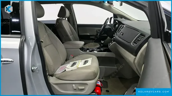KIA CARNIVAL GASOLINE 11-SEATER PRESTIGE
